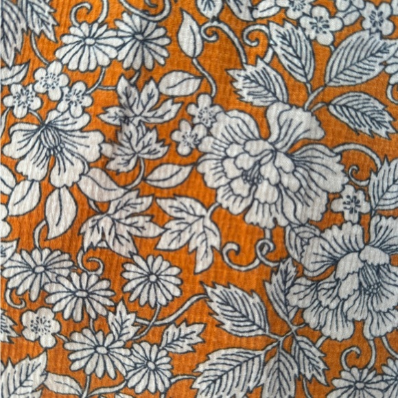 Lauren Conrad 3/4 ruffled sleeve top. Size: extra Small, Color: Orange - Picture 5 of 6